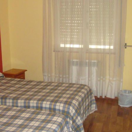 Hostal Poncebos Hotel Room photo