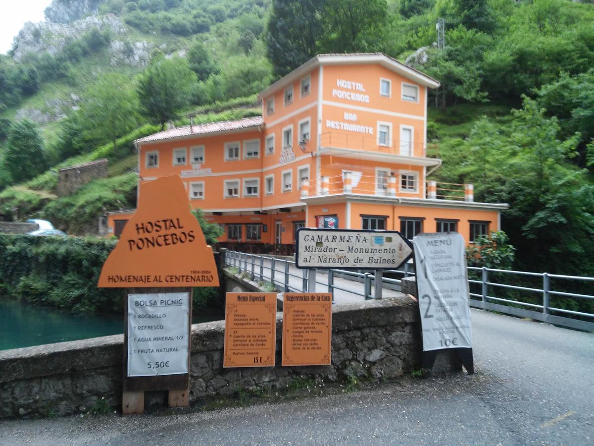 Hostal Poncebos Hotel Exterior photo